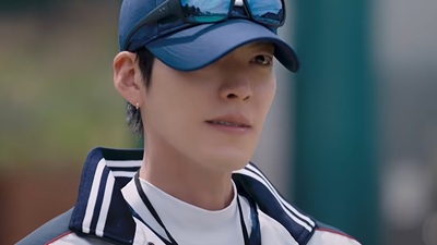 Kim Woo Bin Takes Over as Coach in New Trailer for “Gift”